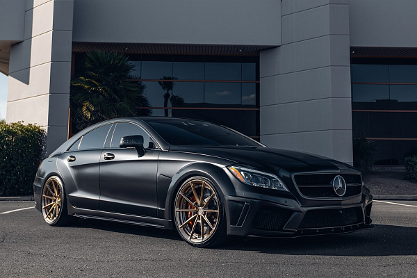 Фото дисков Anrky AN28 Глянцевое темное золото на Mercedes-Benz CLS (C218)