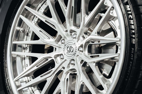 Фото дисков Strasse Wheels SV10M-RS Deep Concave FS Глянцевый лак на BMW 7 (G11/G12)
