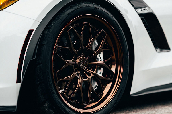 Фото дисков Anrky RS1 Сатиновая темная бронза на Chevrolet Corvette C7