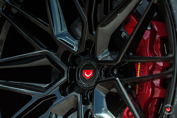 Фото дисков Vossen EVO-5 Черный глянец на Ferrari 488