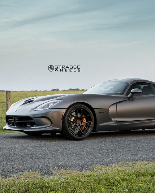 Фото дисков SM5 Deep Concave Черный глянец на Dodge Viper