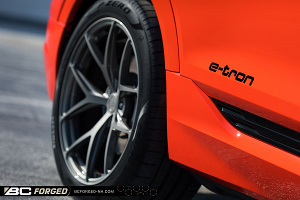 Фото дисков BC Forged RZ21 Глянцевый графит на Audi E-tron
