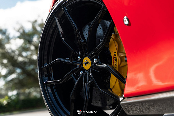 Фото дисков Anrky AN11 Черный глянец на Ferrari Portofino