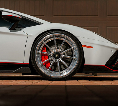 Фото дисков 1886 Wheels G010 на Lamborghini Aventador