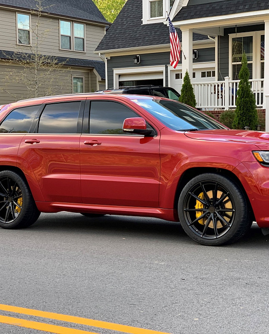 Фото дисков P104SC Черный сатин на Jeep Grand Cherokee IV