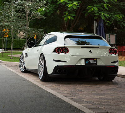 Фото дисков Anrky AN28 на Ferrari GTC4Lusso