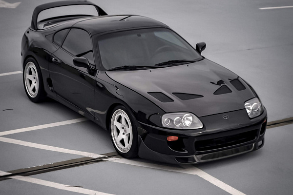 Фото дисков HRE 305 Белый глянец на Toyota Supra A80