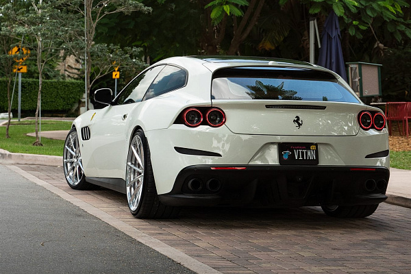 Фото дисков Anrky AN28 Полированный лак на Ferrari GTC4Lusso