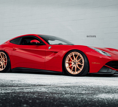 Фото дисков Strasse Wheels SV5 Deep Concave Duoblock на Ferrari 812
