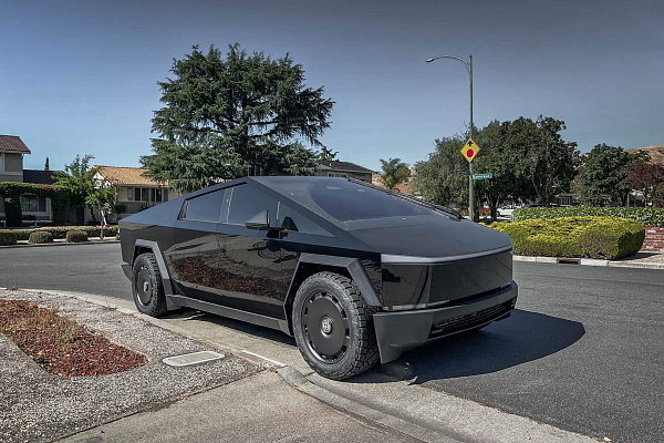 Фото дисков HRE L108M Черный сатин на Tesla Cybertruck