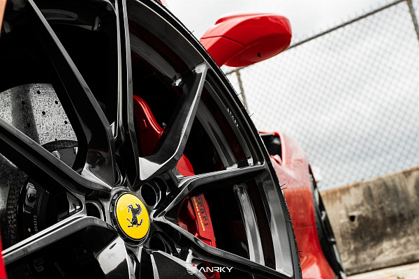 Фото дисков Anrky AN12 Глянцевый темный лак на Ferrari F8