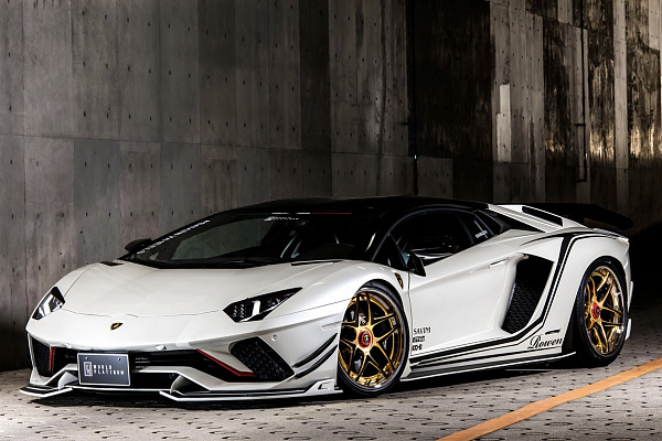 Фото дисков Savini SV76 Глянцевое золото на Lamborghini Aventador