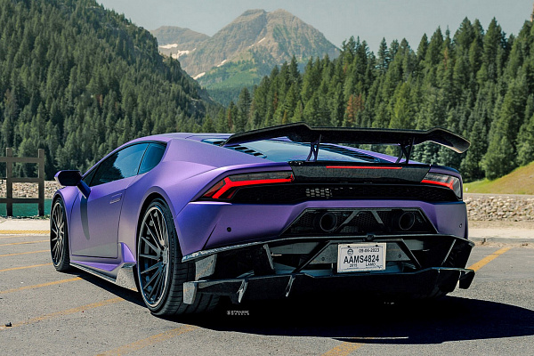 Фото дисков Strasse Wheels SV15T Deep Concave FS Черный матовый на Lamborghini Huracan