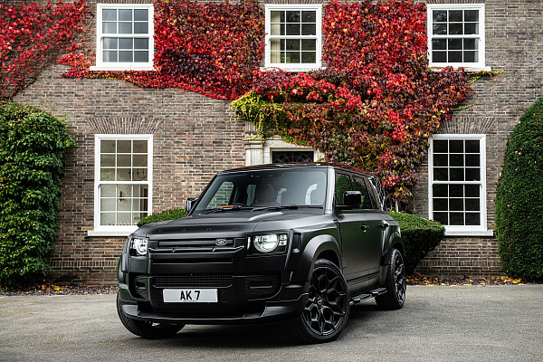 Фото дисков Kahn Type 57 RS Черный матовый на Land Rover Defender II