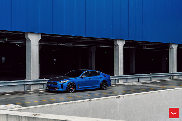 Фото дисков Vossen HF-5 Черный глянец на Kia Stinger
