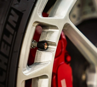 Фото дисков Bola FP3 на Porsche Cayman II