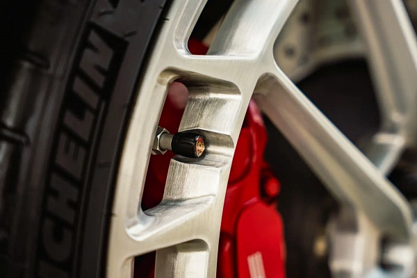 Фото дисков Bola FP3 Глянцевый лак на Porsche Cayman II