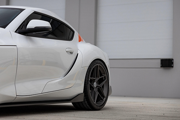 Фото дисков HRE FF11 Сатиновый графит на Toyota Supra A90