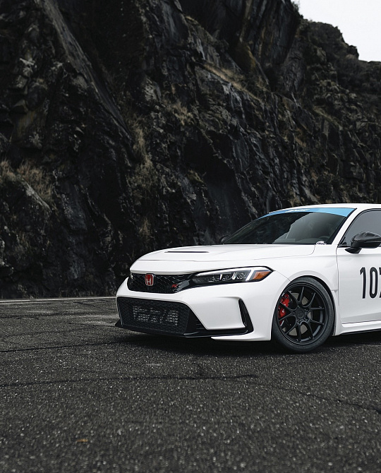 Фото дисков LTN-J Черный матовый на Honda Civic Type R FL5
