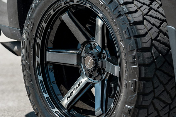 Фото дисков 4PLAY 4P63 Черный глянец на Chevrolet Silverado IV