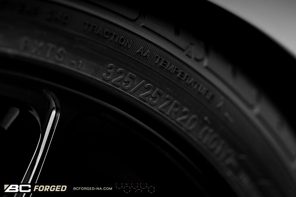 Фото дисков BC Forged RZ05 Черный глянец на Audi A/S/RS 5 (8T)