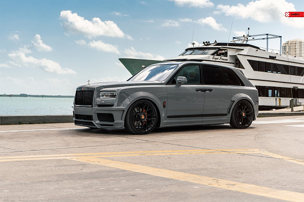 Фото дисков Anrky AN20 Черный глянец на Rolls-Royce Cullinan
