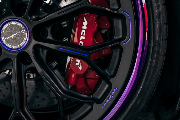 Фото дисков Brixton Forged CM6-RS Черный сатин на McLaren 720S