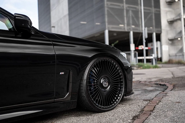 Фото дисков ST Wheels ST5 Черный глянец на BMW 7 (G70)