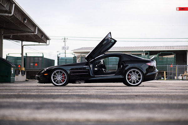 Фото дисков Anrky AN18 Сатиновый лак на Mercedes-Benz SLR McLaren