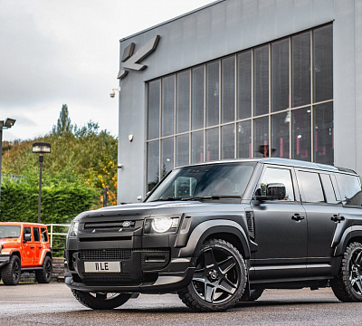 Фото дисков Kahn Mondial Retro RS на Land Rover Defender II