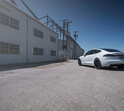 Фото дисков Vossen HF-1 на Tesla Model S
