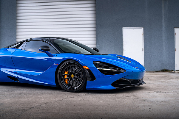 Фото дисков Strasse Wheels SV4 Deep Concave FS Черный сатин на McLaren 720S