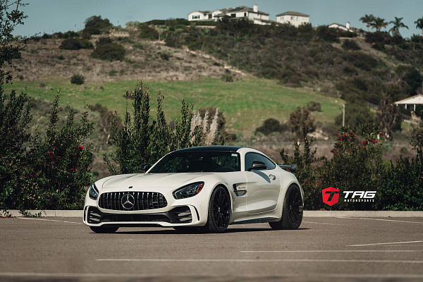 Фото дисков HRE P104SC Черный сатин на Mercedes-Benz AMG GT I