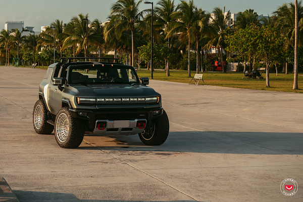 Фото дисков Vossen LCX-04 Глянцевый лак на GMC Hummer EV