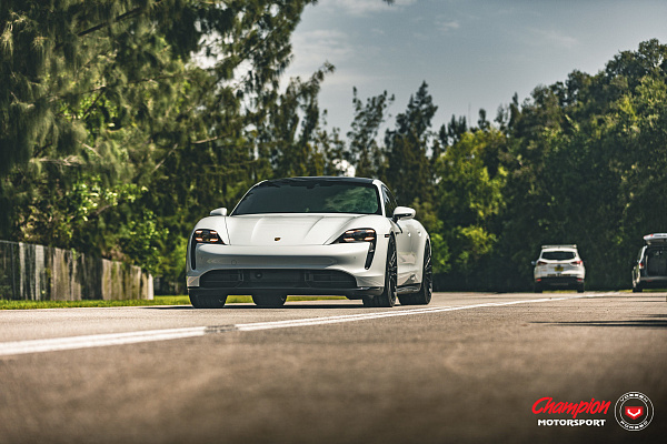Фото дисков Vossen S17-04 Черный сатин на Porsche Taycan I