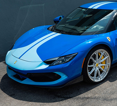 Фото дисков HRE S104SC на Ferrari 296