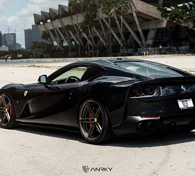Фото дисков Anrky AN27 на Ferrari 812