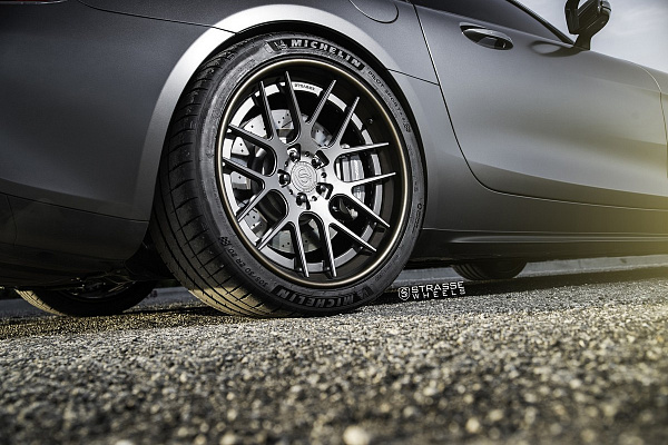 Фото дисков Strasse Wheels SM7 Deep Concave FS Другой цвет на Mercedes-Benz AMG GT I