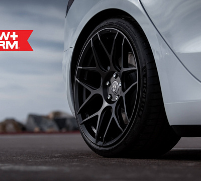Фото дисков HRE FF01 на Tesla Model 3