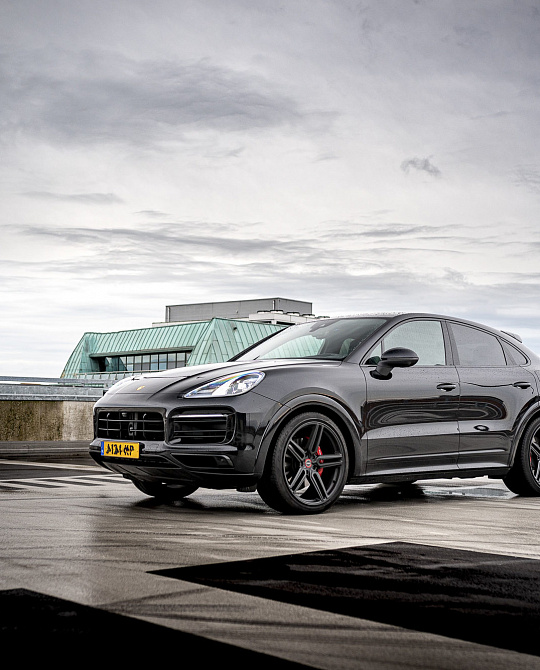 Фото дисков HF-1 Черный сатин на Porsche Cayenne III
