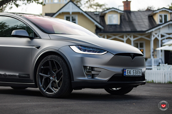 Фото дисков Vossen CG-205T Глянцевый графит на Tesla Model X