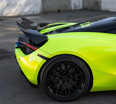 Фото дисков Strasse Wheels SV10M Deep Concave FS на McLaren 720S