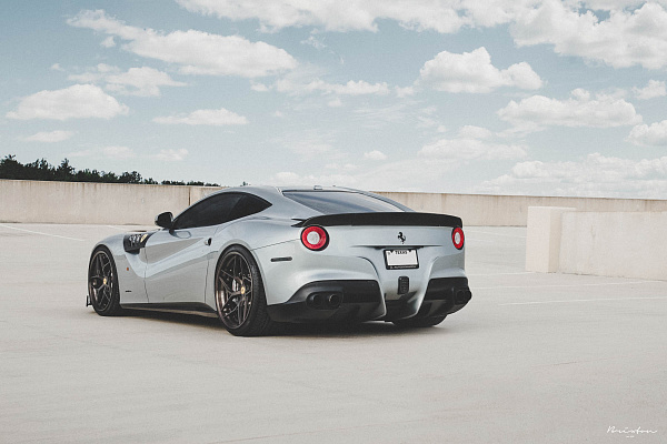 Фото дисков Brixton Forged PF5 Глянцевая темная бронза на Ferrari F12
