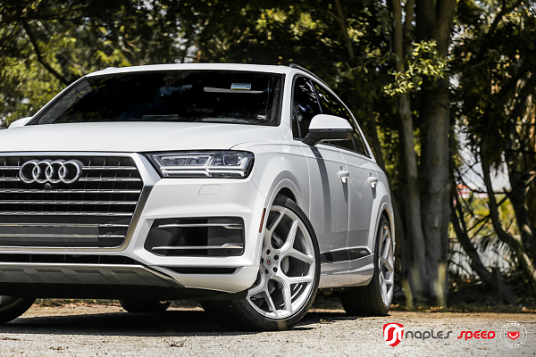 Фото дисков Vossen CG-205 Серебро на Audi Q7 (4M)