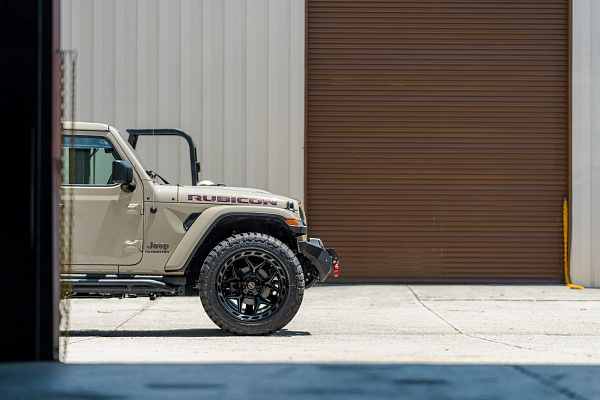 Фото дисков 4PLAY 4P55 Черный глянец на Jeep Gladiator II (JT)