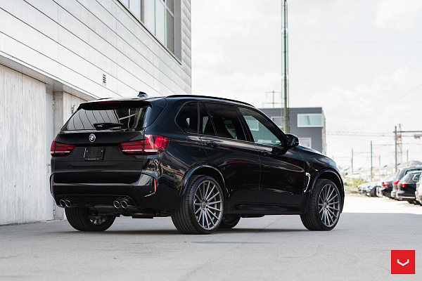 Фото дисков Vossen VFS-2 Глянцевый графит на BMW X5/X5 M (F15/F85)