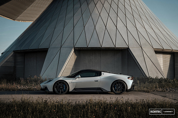 Фото дисков NOVITEC NF10 Черный глянец на Maserati MC20