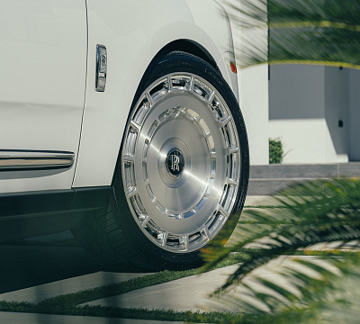 Фото дисков Vossen LC3-11 на Rolls-Royce Cullinan