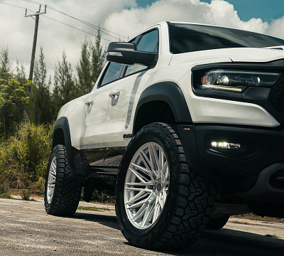 Фото дисков Vossen HF6-5 на Ram 1500 V