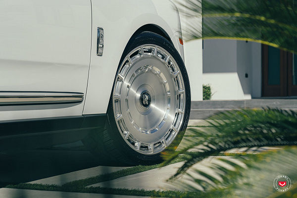Фото дисков Vossen LC3-11 Глянцевый лак на Rolls-Royce Cullinan